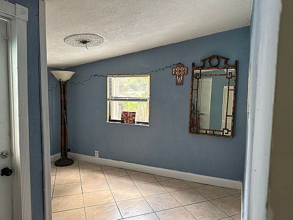2nd image of 5048 NE 19th Ave