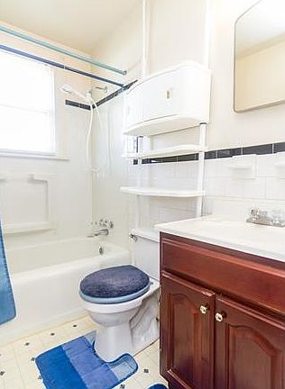 5th image of 1001 Forest View Dr