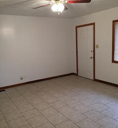 4th image of 2831 Mussman Dr