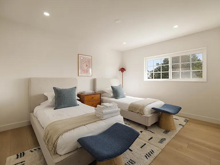 24262 Lysanda Dr — Photo 20