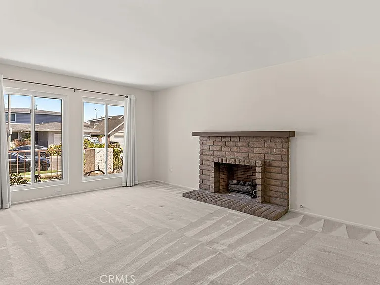 16831 S Mariposa Ave — Photo 4