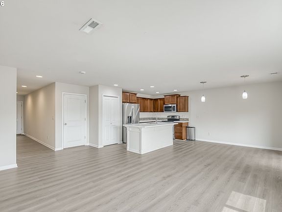 5th image of 15812 SE Starling Ct