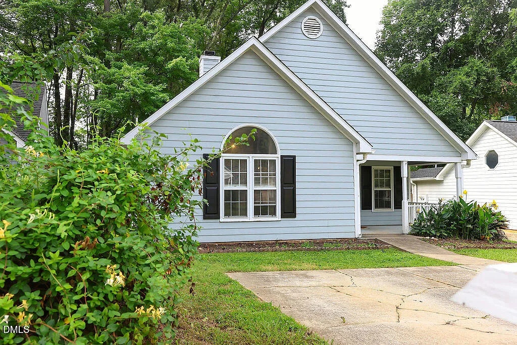 3 bed, 2.0 bath, $2,000 — Photo 2