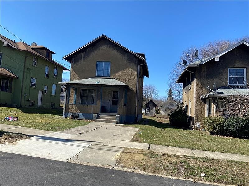 2nd image of 125 Shenango Blvd