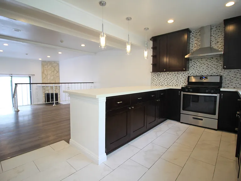 1832 Rockefeller Ln #8 — Photo 20