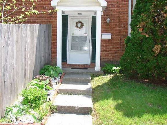 2nd image of 1620 Marborough Ln