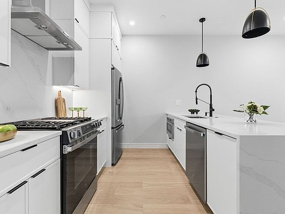 4th image of 66 Homer St #2
