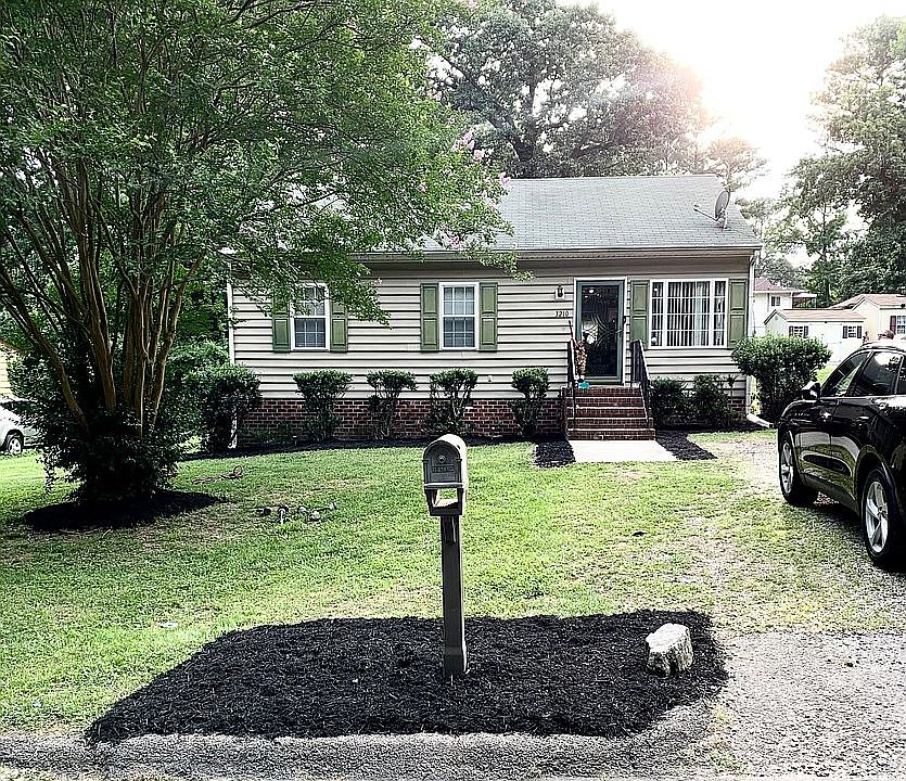 1st image of 3210 Thompson St