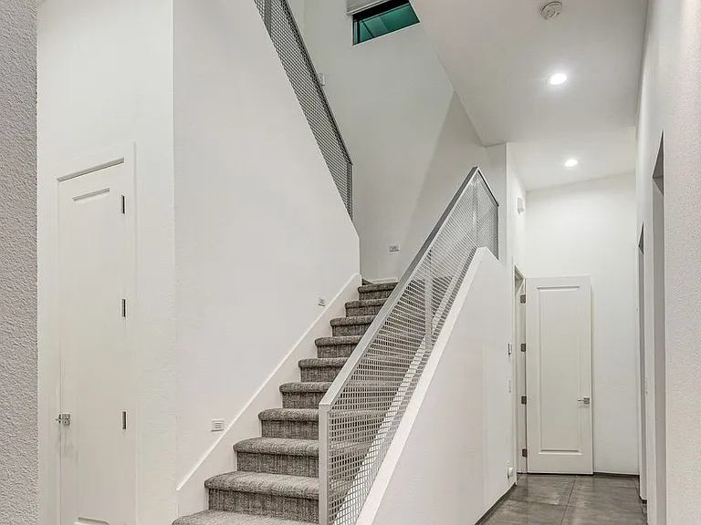 628 Edgebrook Dr — Photo 20