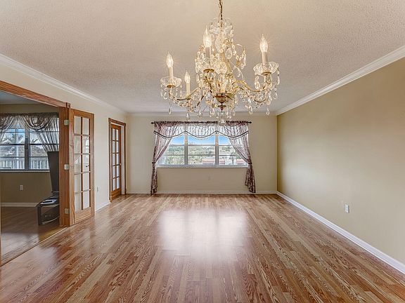 5th image of 1502 S Lakeside Drive #401
