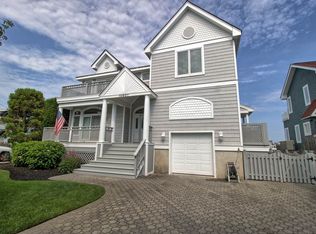 10607 3rd Ave, Stone Harbor, NJ 08247