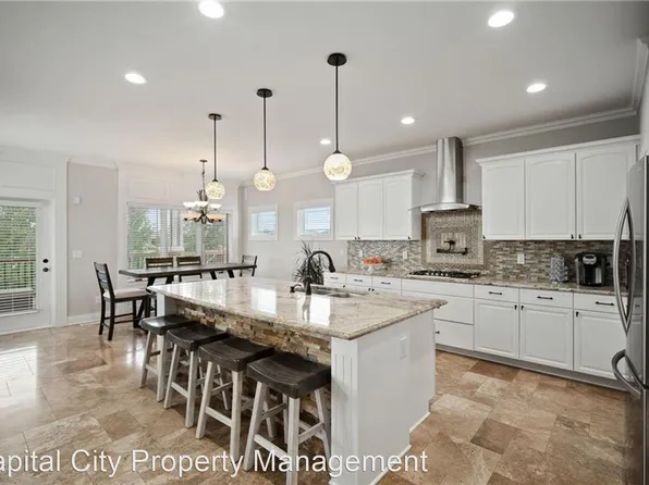 4804 143rd St, Urbandale, IA 50323