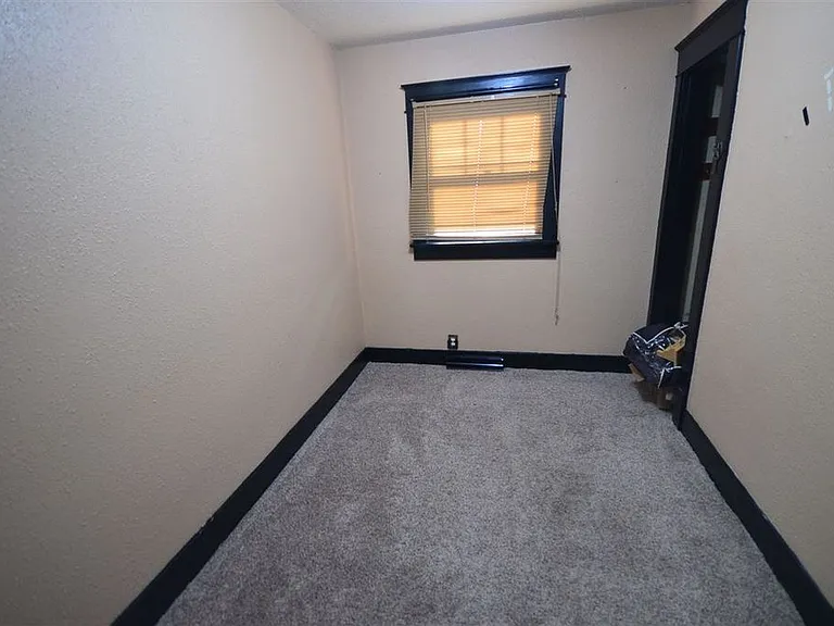 108 W J St — Photo 7