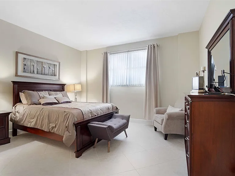 4250 Galt Ocean Dr #PHB — Photo 21