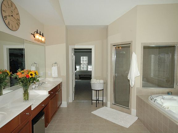 4th image of 2970 Hoyle Farm Dr SW
