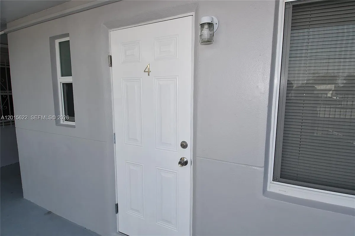 Building Photo - 1398 NW 61st St #4