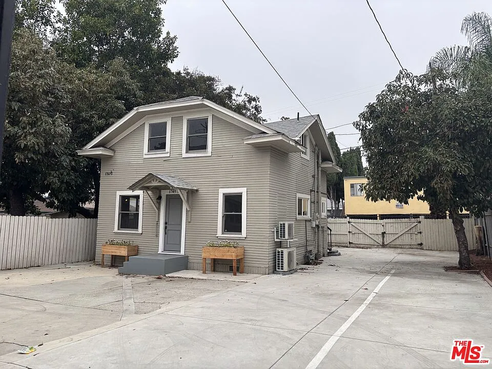 Studio, 1.0 bath, 500 sqft, $1,600 — Photo 2
