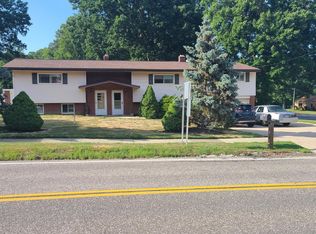 920 E Ridgewood Dr, Parma, OH 44134