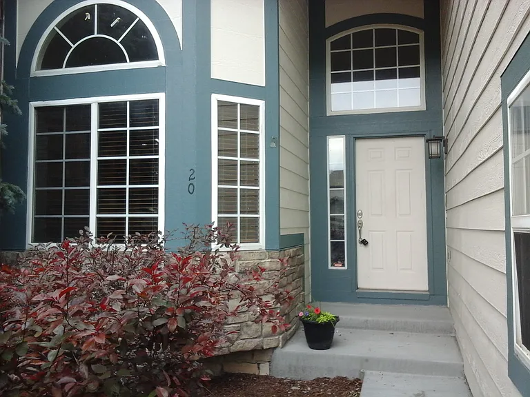 20 Burgundy Dr — Photo 2