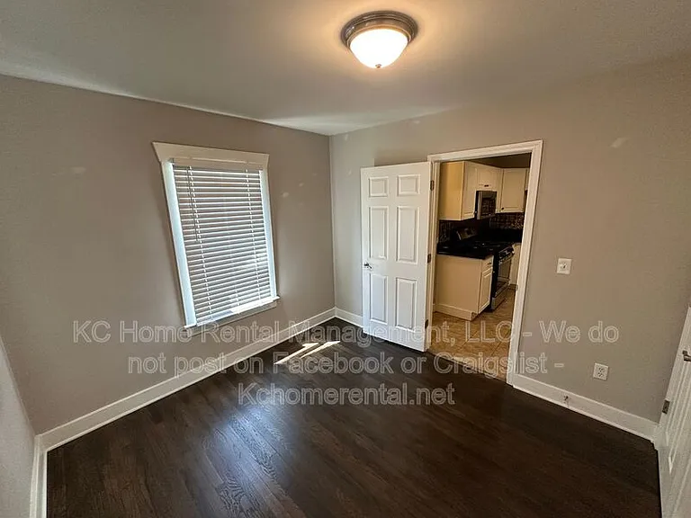 1227 E 22nd Ave — Photo 14