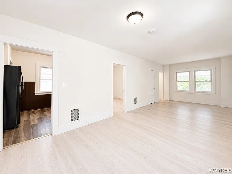 165 Dearborn St #UPPER — Photo 5