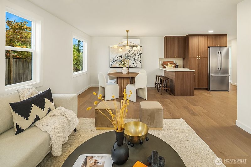 2nd image of 4331 NE 57th Street