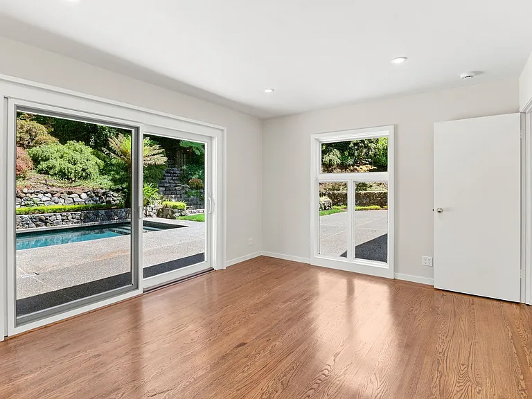 820 Eucalyptus Ave — Photo 5