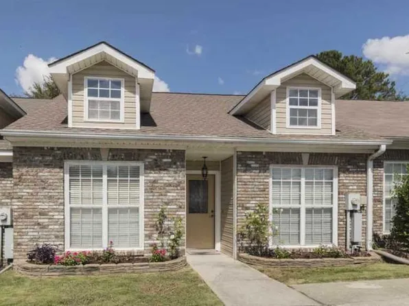 218 Chase Creek Cir, Pelham, AL 35124