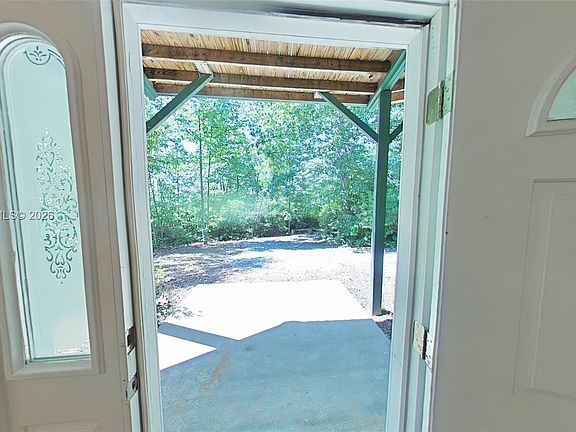 2nd image of 688 Rhododendron Dr