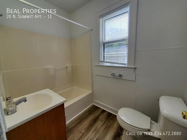 20 N Summit St #1E — Photo 17