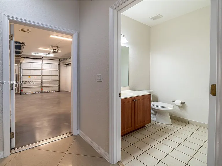 5327 SW 40th Ave — Photo 25