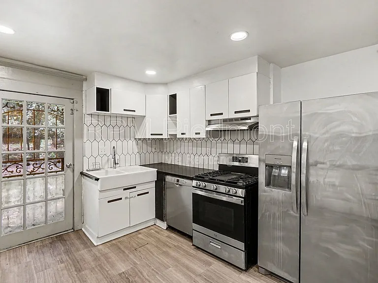 931 Oglethorpe Ave SW — Photo 10