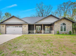 1770 Yoachum Dr, Nixa, MO 65714