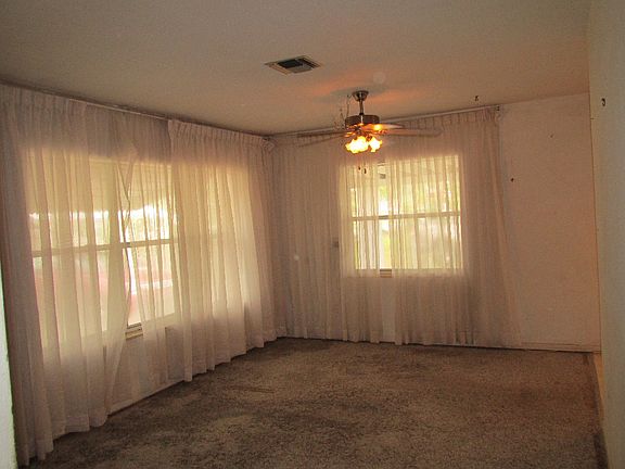 2nd image of 2625 51st Ave
