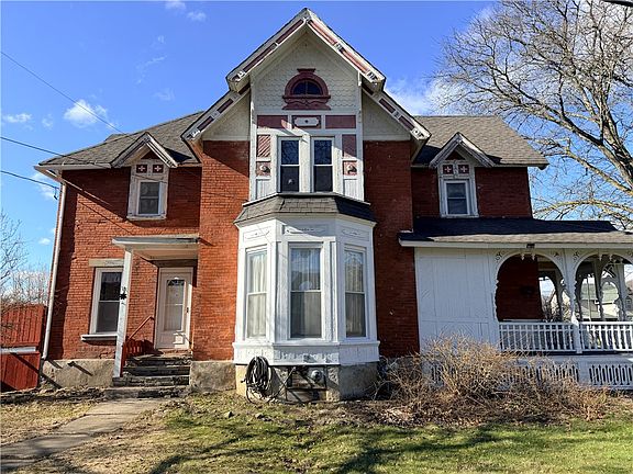 3rd image of 45 W Main St