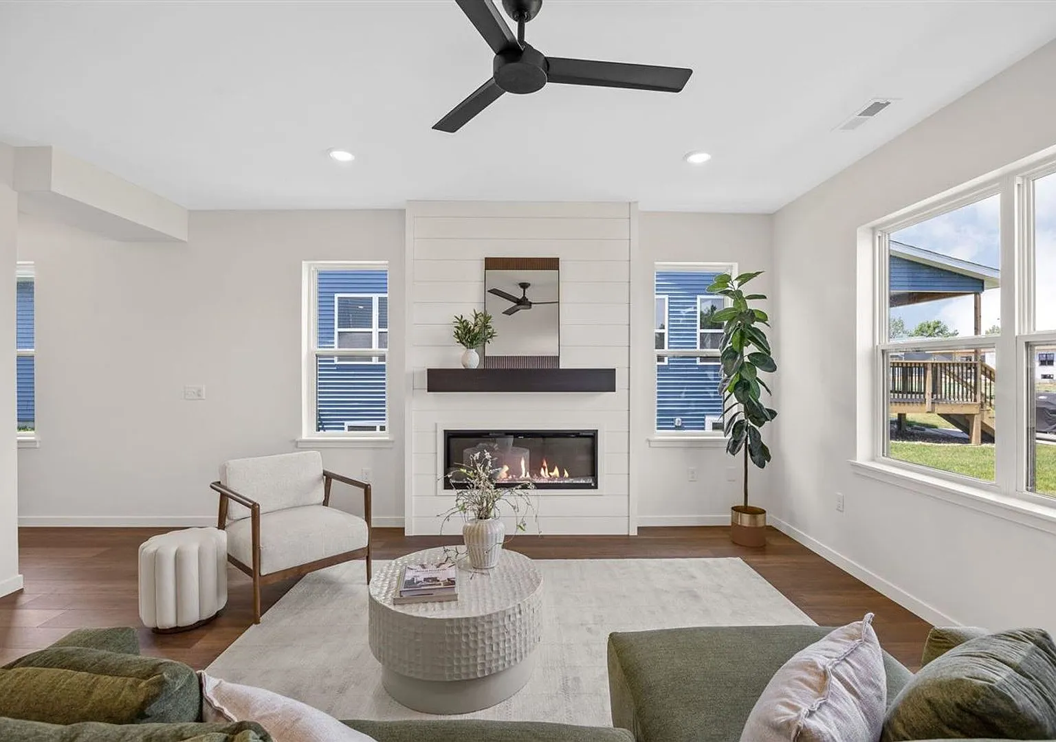3 bed, 2.5 bath, 1897 sqft, $2,750 — Photo 4