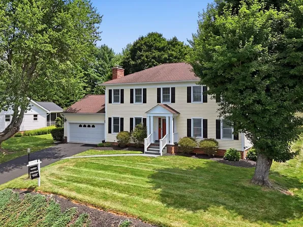 38376 Downs Ct, Hamilton, VA 20158