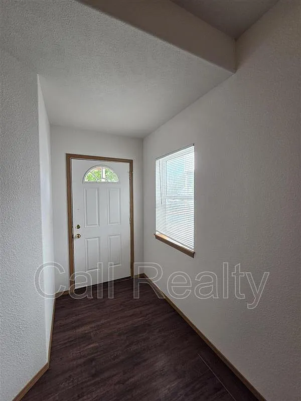 4 bed, 3.0 bath, 1934 sqft, $2,100 — Photo 4