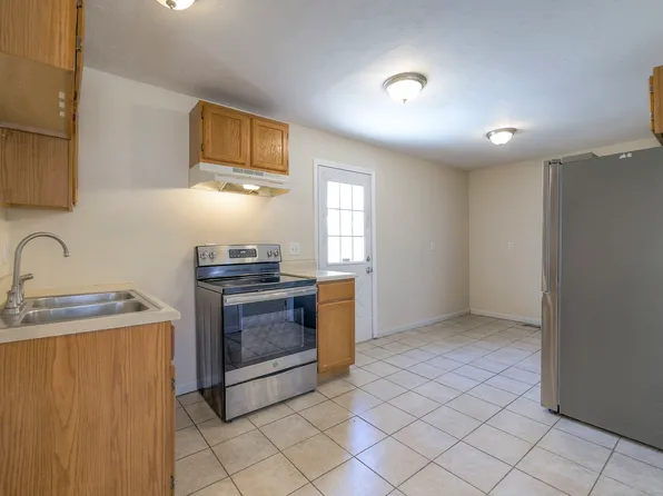709 N Woodland St, Olathe, KS 66061