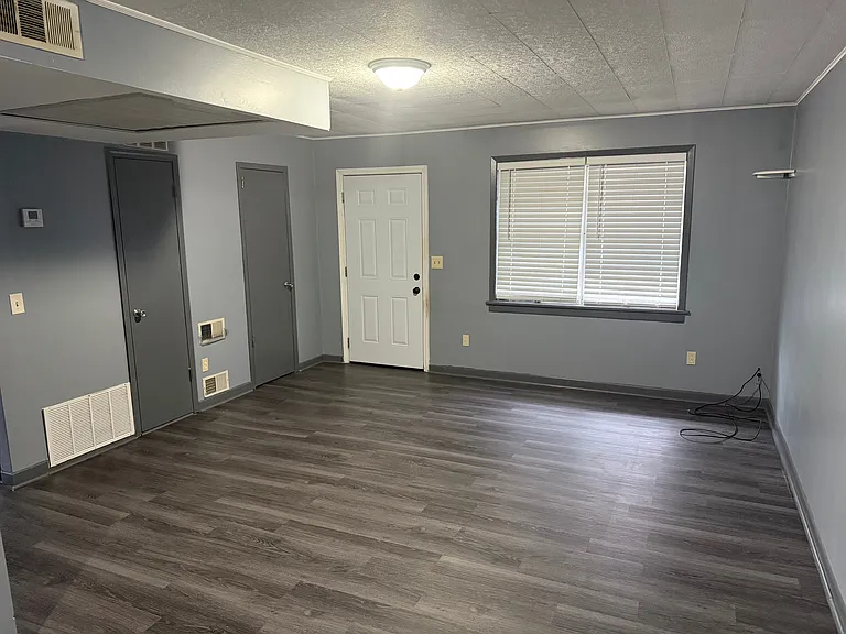1158 Vaughn St #A — Photo 2