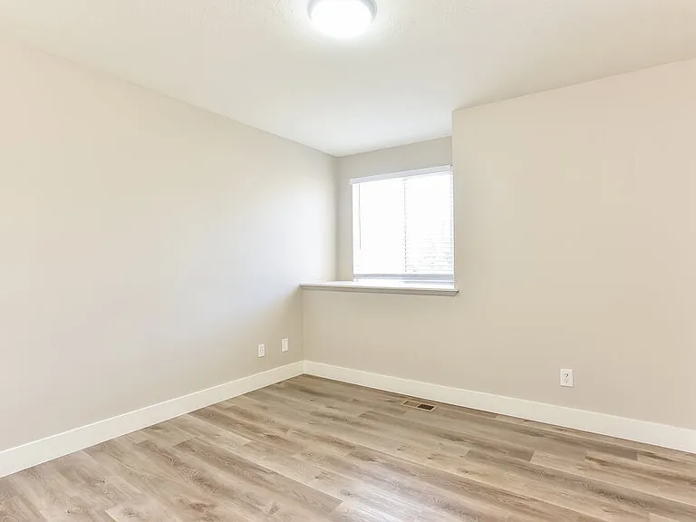 874 N Main St — Photo 15