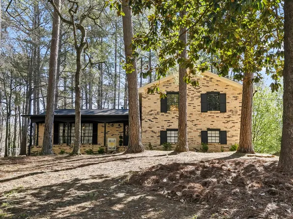 3724 Sharon Ln, Bessemer, AL 35023