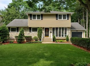 453 Nevada St, Paramus, NJ 07652