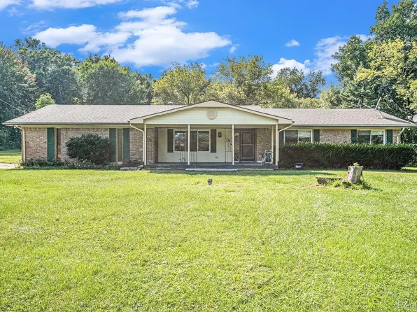 8353 Mack Rd, Linden, MI 48451