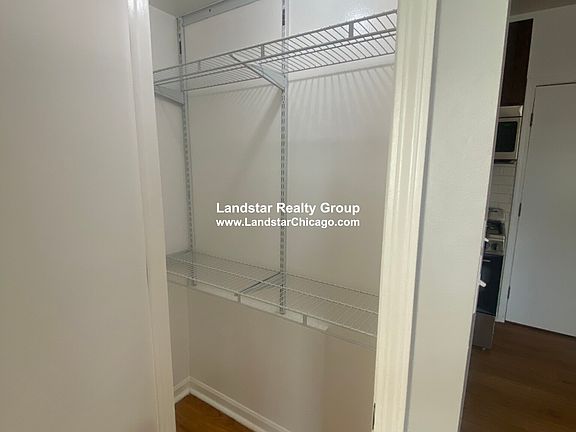 5th image of 4031 N Kenmore Ave APT 207