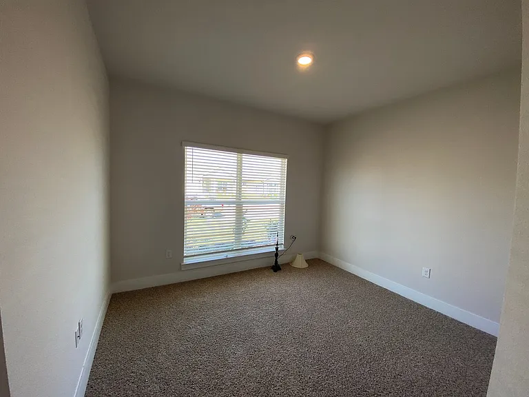 3398 Southwind Dr — Photo 29