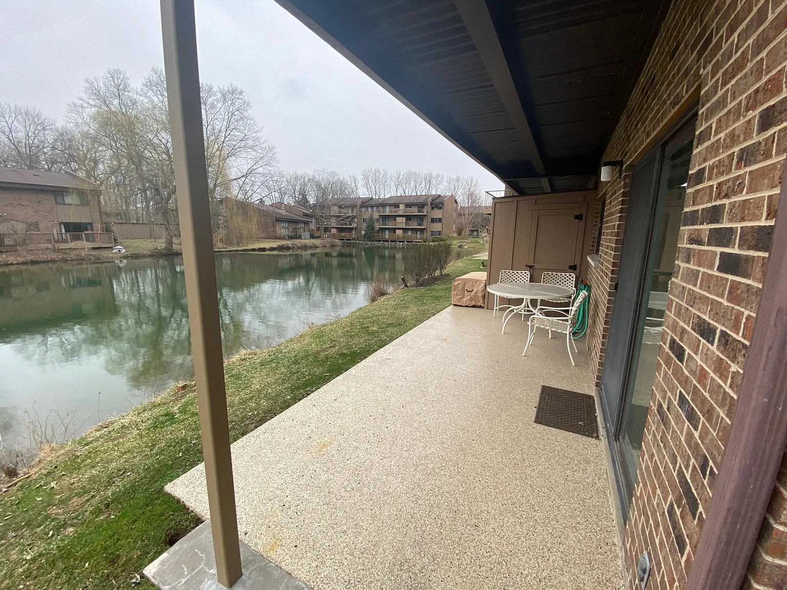 2 bed, 1.5 bath, 1210 sqft, $1,600 — Photo 3
