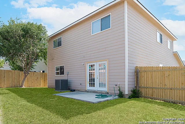 102 Mallow Grv — Photo 28