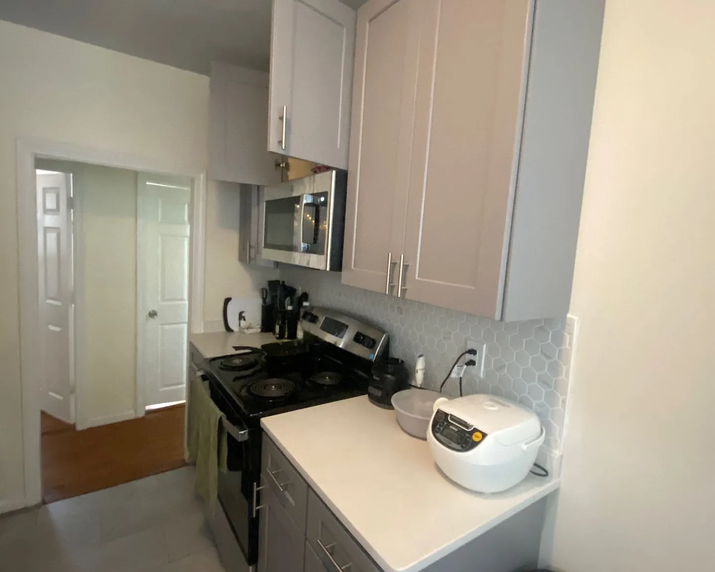 2 bed, 750 sqft, $3,750 — Photo 2