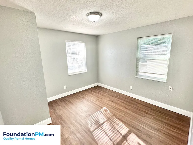 1165 Krayer St #4 — Photo 3